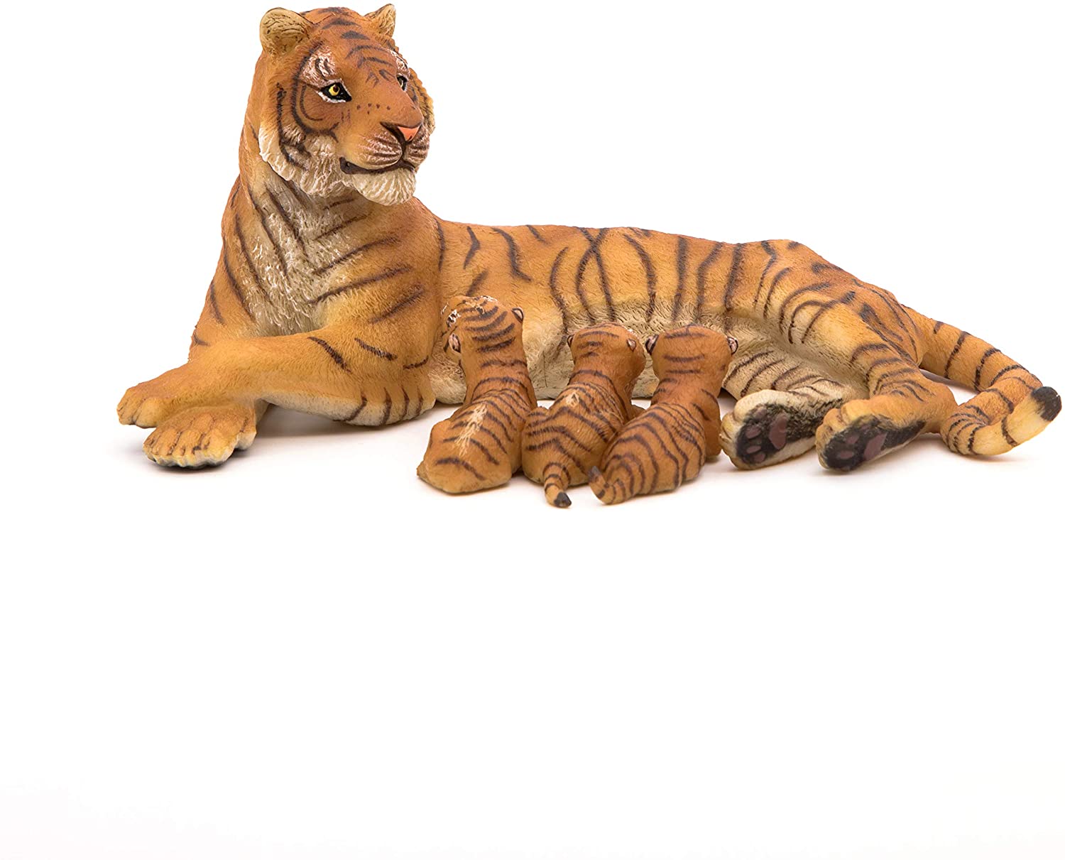 Фигурка Тигрица лежащая с тигрятами  
